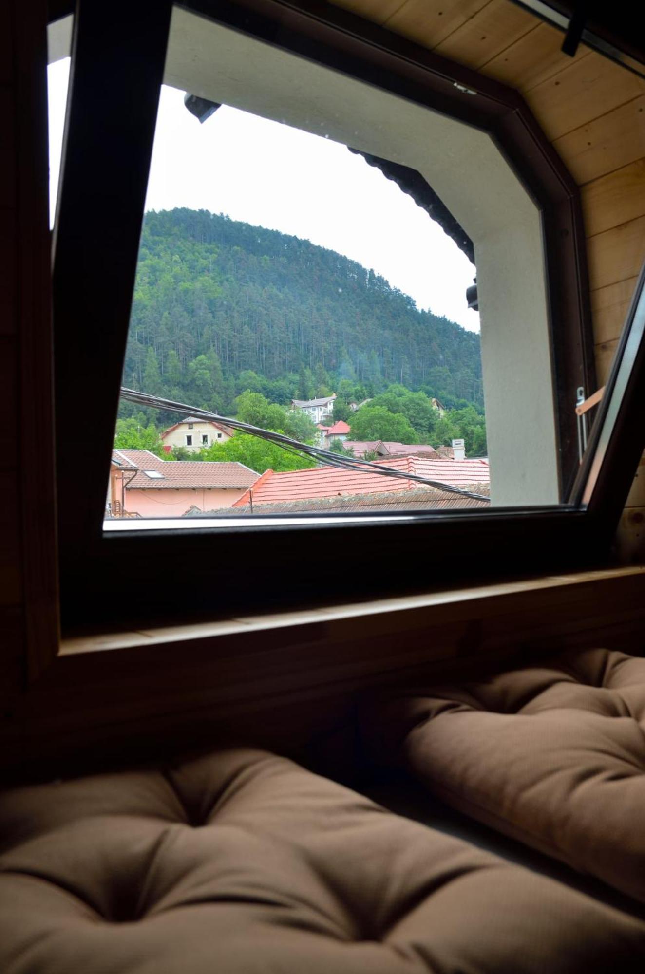 Casa Chiper - Attic Apartment With View Braşov Dış mekan fotoğraf
